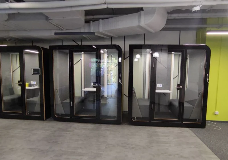 Kabina spotkaniowa Quartet — 4-osobowa sala mobilna, budka akustyczna cena pakiet Business.